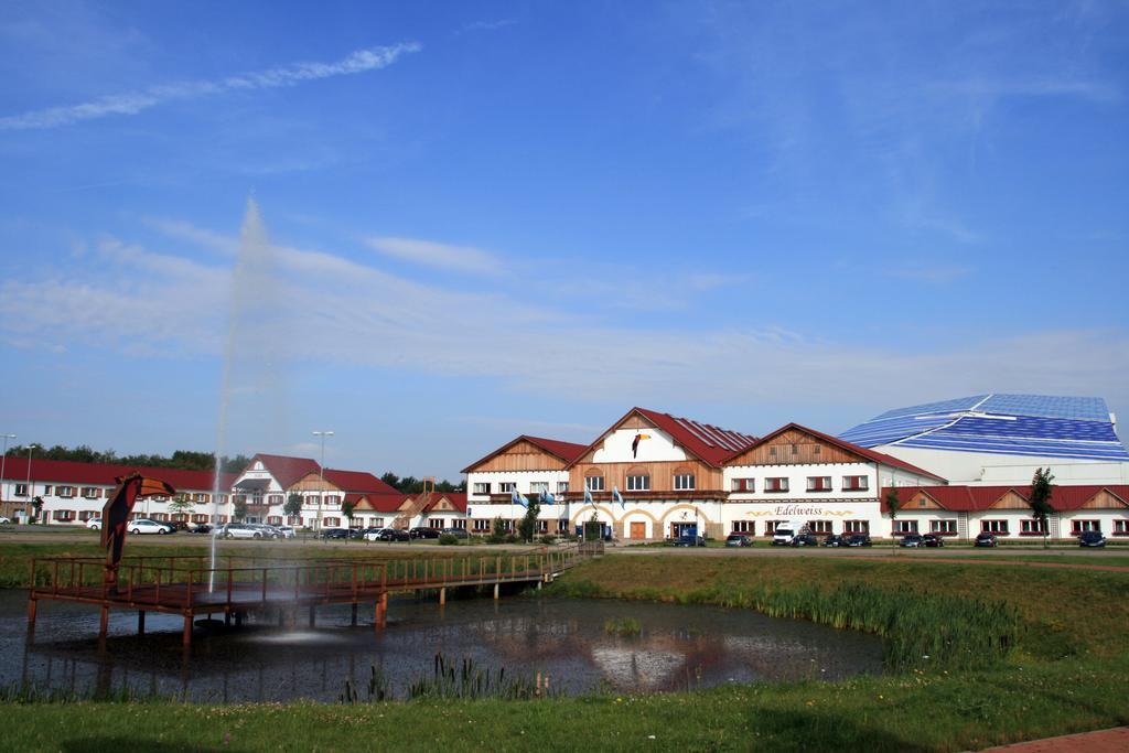 Hotel Hamburg-Wittenburg Van Der Valk Exterior photo